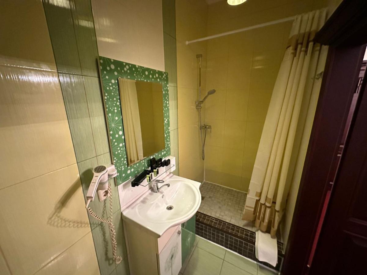 קייב Viktoriya Family Hotel Restaurant Complex מראה חיצוני תמונה